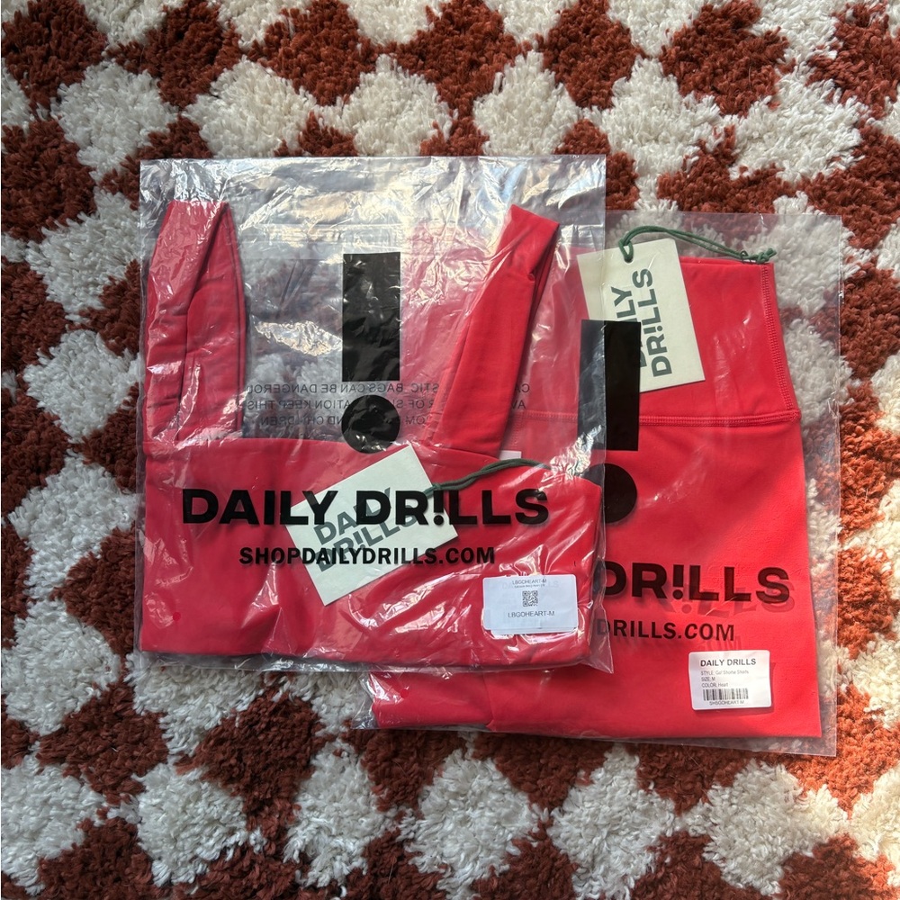 NWT Daily Drills Lawson Bra + Shortie Shorts in Heart - M